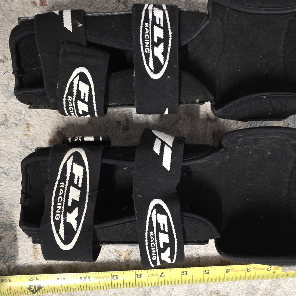 Fly Racing Youth Knee Guards - Picture 2 of 3
